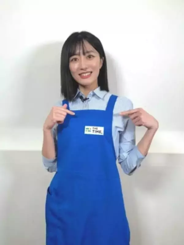 超ミニから〝インナーちら見え〟「THE TIME,」リポーター島袋明希子に釘付け「このミニスカは!」「ヤバ過ぎ!」「餅が詰まるところだった…」