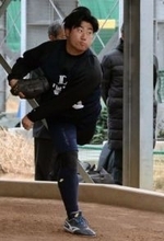 西武ドラ2岩城颯空がブルペン入り　勝利の方程式入りへ磨く直球「大事なアピールの場」2・1で全開へ