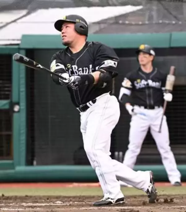 ソフトバンク山川穂高が4試合ぶり3号ソロ　試合を一時振り出しに戻す豪快同点弾