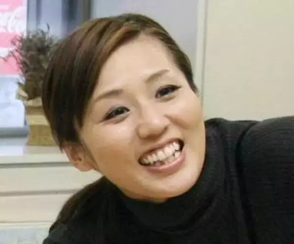 五十肩、痛すぎて屁を連発…女王様キャラでブレイク、にしおかすみこ〝51歳のリアル〟姿に「人前で娘さんが屁ぇこくでねぇ​​​​​​​」「五十には見えないです」