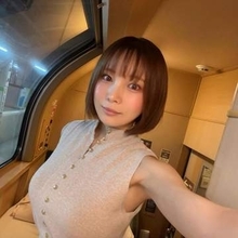 「刺激強すぎて目が覚めた」ビキニ姿で高級カメラ構えたグラドル・南雲るいに「ドボン怖い」「撮るもよし撮られるもよし」