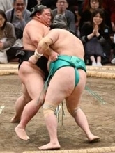 九州・沖縄の30代ベテラン2力士がともに苦手に初白星【大相撲九州場所】