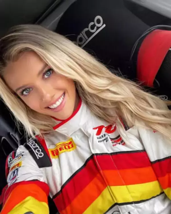 「とんでもねえ」〝激変〟大胆フォト！米プロレーサー〝ぴっちりあみあみ〟ショットに反響「エグい…」「ありがとうございます」