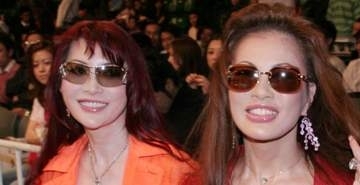 ド派手ドレス＆ヘア、しかし足もとは…叶姉妹の美香さん〝仰天〟Jリーグ始球式に「蹴り方かわいい」「どっかの避暑地に見えた」の声