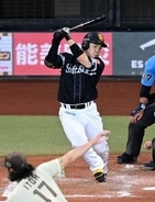 「ちょっと様子を見ながら」ソフトバンク小久保監督　試合中に脚を気にしていた近藤健介について説明