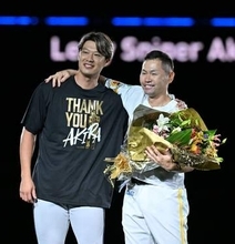 ソフトバンク中村晃が引退セレモニー後に語った人柄あふれる10分間　同期のオリックス岩嵜翔と抱擁の裏側、意外な「やりたいこと」