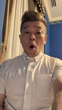 松田聖子親衛隊〝なりきりショット〟ものまね芸人・古賀シュウに「さすが」「親衛隊長の貫禄」「80年代にフラッシュバック」
