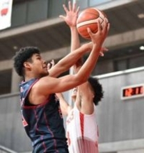 連覇目指す福岡大大濠、延長の激闘で開志国際を制して8強入り　「自分がやるしかない」エースが躍動【高校バスケ・ウインターカップ】