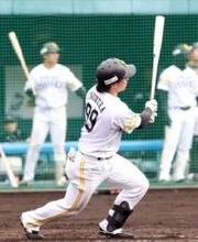 正遊撃手へソフトバンク野村勇が今キャンプ〝チーム初安打〟小久保監督「昨春とは全然違う」絶賛