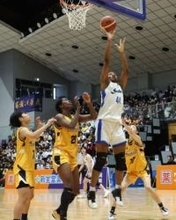 昨年4強の精華女子と東海大福岡が全国へ　三つどもえの大混戦は得失点差で決着　4点差で明暗…【高校バスケ・ウインターカップ福岡県大会】