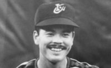 「足むっちゃ長くない？」父は守護神〝ヒゲクラ〟36歳元AKBの後ろ姿に反響「大人になったなぁー」「うっとりする」「お嫁にほしい」