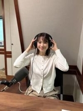 「痩せましたねー」元テレ東アナ、1児のママ…鷲見玲奈〝ショーパン＆生脚〟ショットに「憧れのママ」「もうアナの範疇を超えて」