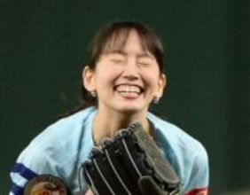 「なんとも麗しい!」吉岡里帆〝大人の魅力開放〟透け感ドレスに絶賛の声「神々しいオーラで癒されました」