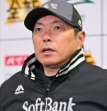 小久保監督「7人がここからいなくなる」　ソフトバンクの開幕サバイバル本格化　本拠地でのOP戦初戦　9年ぶり人工芝全面張り替え「前より跳ねるかな」
