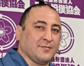 「めちゃくちゃ痩せちゃってる」激ヤセ元大関・栃ノ心、現役時代パネルとの比較ショットに「素敵にお痩せに...どういう魔法ですか？」の声