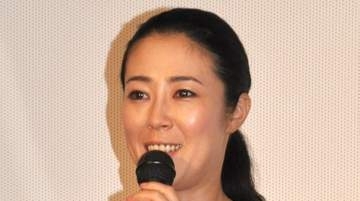 「少しずつお休みしながら無理せず」寺島しのぶ〝鼻チューブ〟姿に心配の声？「乗りきってください」