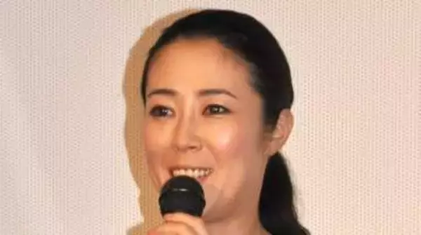 「少しずつお休みしながら無理せず」寺島しのぶ〝鼻チューブ〟姿に心配の声？「乗りきってください」