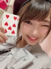 「なにこの凄いスカート!?」28歳女性マジシャン〝脚出しトリック〟ショットが話題「なんだこれ!?初めて見た!!」「流石にこっからハトが…出てきたら腰抜かす」