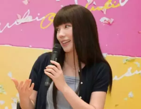 「え、待って笑」共演俳優と電撃婚から12年！36歳女優〝穴あきパンツ〟姿でノリノリ！最新姿に「全く違う」「仲里依紗みたいって思ったら本人だった」