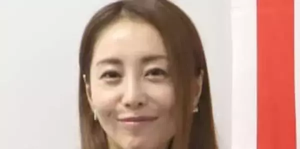 「ライブ中に水着とか」〝44歳〟元チェキッ娘→現スタイリストの近影が話題「アンテナ3本ヘア好きでした!」「やり取り聞くと嬉しいね」「大瀧さん推しでした」