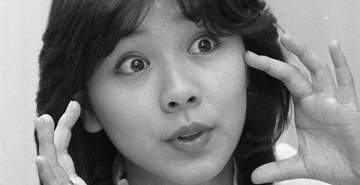 「鏡見てびっくり!!」「外歩けない」首が発疹まみれ…白石まるみ〝衝撃ショット〟に心配の声「私も顔に湿疹が…」「うー、痒そう」「早く治りますように」