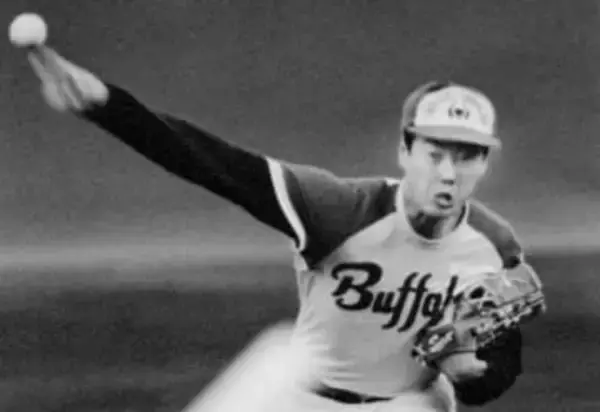 父はドラ1右腕…朝ドラで女優デビューの32歳モデル高柳愛実〝ミニ丈ゴルフコーデ〟「バエてます」「輝いてますね」