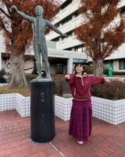 「さすが安藤家」曽祖父は元内閣総理大臣、父は人気俳優、母は元キャスター...「お母様と瓜二つ」「また違う顔すてき」安藤姉妹ショットが話題に