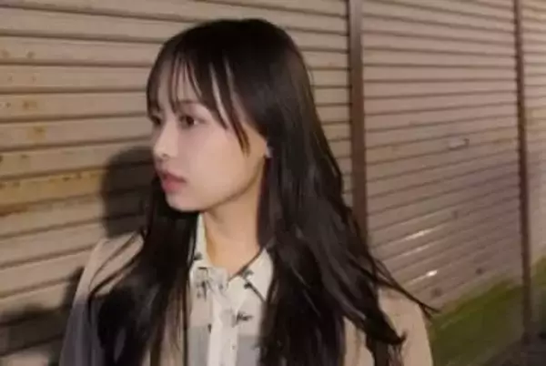 「肩だして風邪引くわよ」濱岸ひより〝ゆるゆるニット〟地元福岡プライベートショットに「ニットワンピのオフショルはずるいよ」