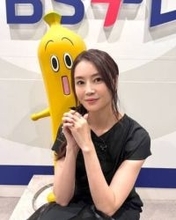 「バレそうだけど!?」公共交通機関〝お忍び乗車〟人気女優プライベート写真に仰天「どう見てもオーラ凄い芸能人」「背高いから分かりそう!?」