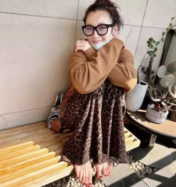 「痛々しい...」モデル＆2児のシングルマザー・西山茉希…原因不明の炎症で〝腫れあがる顔面〟に心配の声「身体悲鳴を上げていますね」「これは本当に辛い」
