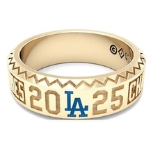 ドジャース連覇「記念リング」を受注販売　バンドリングやネックレスも