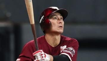 楽天の日本一メンバーが驚きの大変貌！〝ボディービル〟姿の岡島豪郎さんに「背中に鬼がいる！」「さすがアスリート」