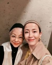 「勇気を出して撮ってもらいました」〝究極のインナー〟ショット公開に「テンション上がりました」「すごい」「肌もピカピカ」「ご立派！」安野ともこさんに反響