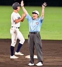 佐賀在住の女性審判が甲子園で二塁塁審　「すべてがキラキラして見えました」