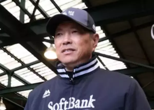 「どんどん良くなっていく」ソフトバンク小久保監督、外野挑戦中のイヒネの急成長に驚き