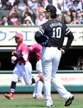 ソフトバンク3連敗でついに勝率5割　正木智也の痛恨ミスから上沢直之が大崩れ　一発攻勢で反撃も