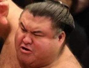 結婚から6年！妻は演歌歌手…髙安〝寄り添い記念日〟2Sに「優しさが伝わってきます」「幸せオーラいっぱい」の声