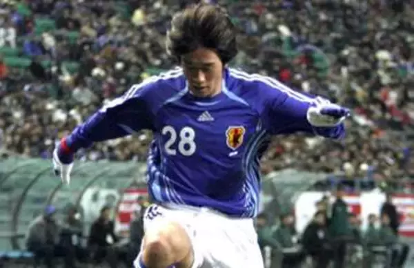 〝W杯ブラジル戦〟鮮烈ゴールから20年…46歳・玉田圭司さんが公開した元日本代表FWコンビの2ショットに「最高中の最高」「すごくいい」