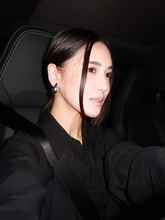 「妊婦とは思えない体型」マタニティ水着ショット〝華麗なる一族〟藤井夏恋に「そんなシチュエーション拝見できるなんて」