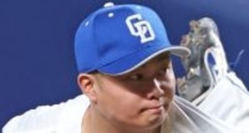 「運命だったんですね」15年後にチームメイト…プロ野球選手が公開した2枚の写真に反響「なんて夢のある写真」「迂闊にも泣いてしまった」