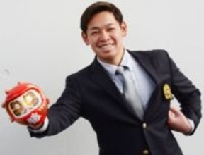 「勝ちダルマ」持参　ソフトバンク・ドラ3鈴木豪太が入寮　「まずは目標を掲げて片目を入れる」