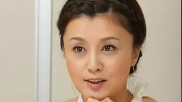 「54歳でこれは凄い」藤原紀香〝超ミニスカ〟姿に騒然「すごい貫禄」「やはり郡を抜いてる」