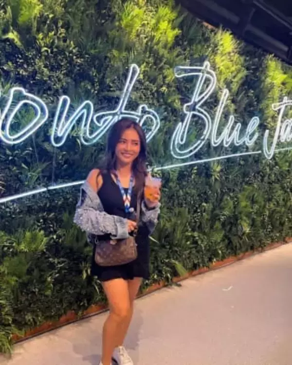 「若返ってる説すらある…」夫は菊池雄星、5歳姉さん女房アナ〝ラブラブ海水浴2ショット〟「きゃー♡」「素敵なご夫婦」