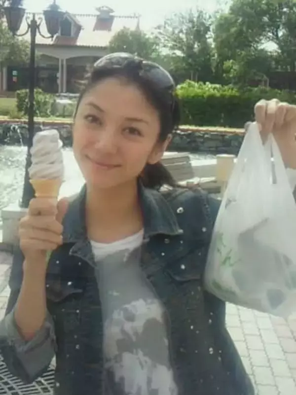 深夜番組のワンギャルでブレイク！国分佐智子〝レア近影〟に歓喜の声！電撃婚した落語家と久々登場し「今年50とは思えない」「これから露出増えるかもね」