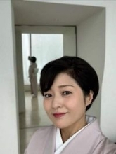 「200万で王様気分」ファーストクラス一人旅…三田寛子が贅沢ショット「車買えるよ」「メンタル維持の必要経費」