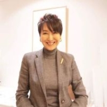 「71歳でこれはすごい」2度の離婚経験…元TBSアナ〝膝上ショット〟に騒然！「二度見した」「スタイル抜群」吉川美代子の服装に反響続々