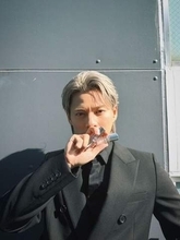 「え⁉どうして…」平野紫耀〝雰囲気ガラリ〟姿に騒然「頭追いつかない」「そりゃざわつくよね」「久しぶりに見た…惚れた」「似合ってて爽やか」