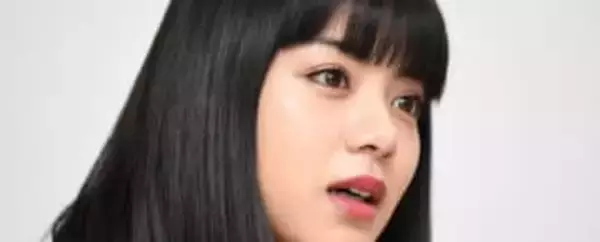 「なめたらいかんぜよ、って言ってほしい」池田エライザ、黒の和服に金色のクツ…〝雰囲気一変〟姿に「悪い女役もできそう」の声