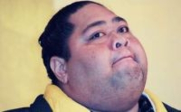 12歳下妻から腎臓移植…元大関・小錦、体重303キロから雰囲気一変！62歳の姿に驚き「全盛期より痩せてる…‼」「お2人末長くお幸せに」