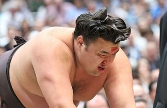 「さすがすごい治癒力」「一時はどうなるかと」大関の霧島〝おでこ回復ショット〟に反響「来場所綱取頼みますよ！」
